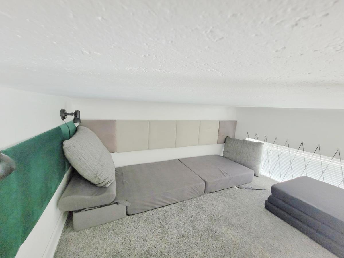 Grand Theater Apartments وودج المظهر الخارجي الصورة